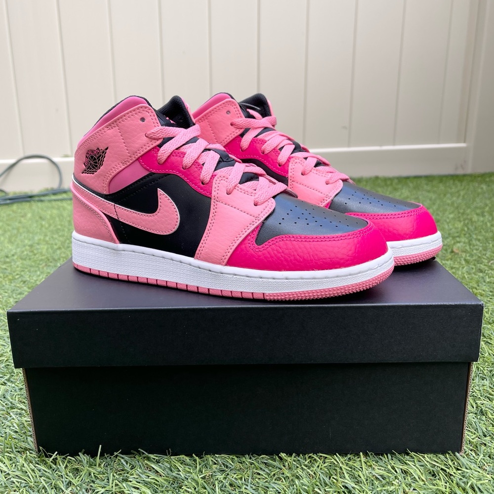 Nike Air Jordan 1 mid GS pink shoes - Picture 2 of 5